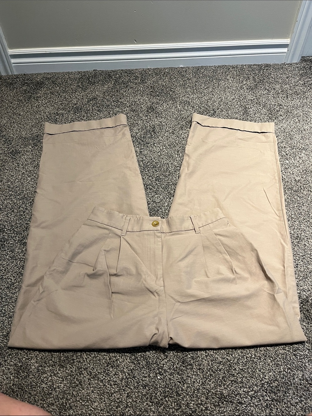 Lululemon lululinen pants in khaki colour way